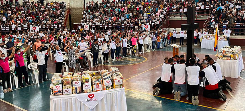 La Unisocial llevando ayuda a familias en San Joaquín